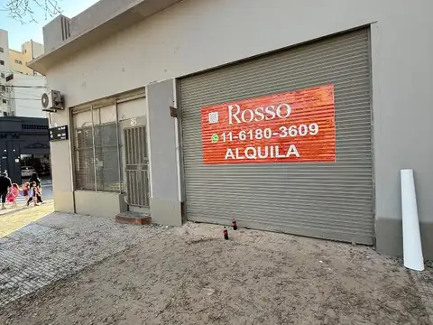 Local en alquiler en esquina - Parque Patricios