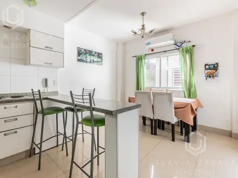 Venta depto dos ambientes con balcón al frente. Martín Coronado
