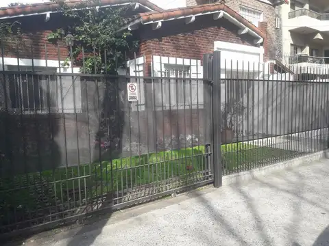 Chalet 3 ambientes en venta en Barrio Guemes