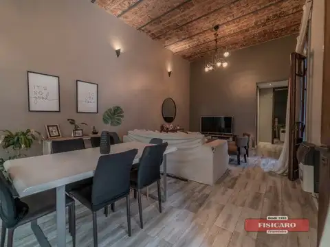 VENTA  Casa 7 ambtes - Reciclada a nuevo - Cervantes al 1200