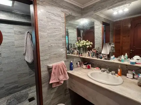 Casa 7 ambientes con 7 baños