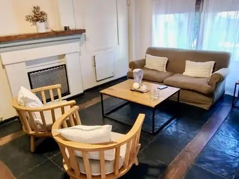 Casa 6 ambientes con 3 baños