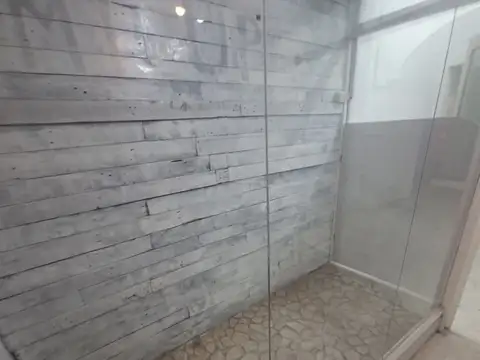 Local en alquiler en zona comercial de Villa Adelina