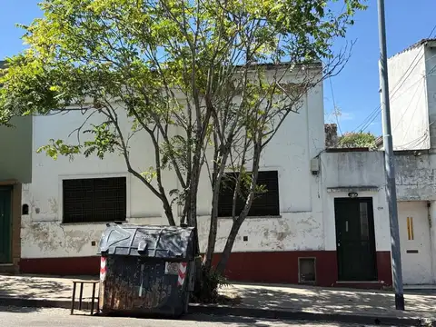 Venta casa refaccionar lote propio Flores