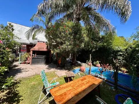 VENTA CASA 3 AMBIENTES C/COCHERA, JARDIN Y PILETA