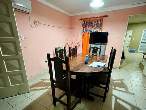 Casa 6 ambientes con 1 baño