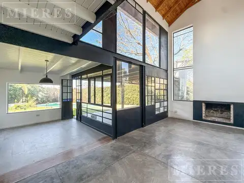 Casa 7 ambientes con 2 baños
