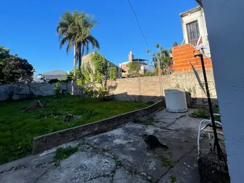 Casa en  venta de 3 ambientes  con lote 8,66 x 43 -Wilde