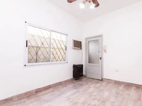 Depto Tipo Casa en Venta 50 años