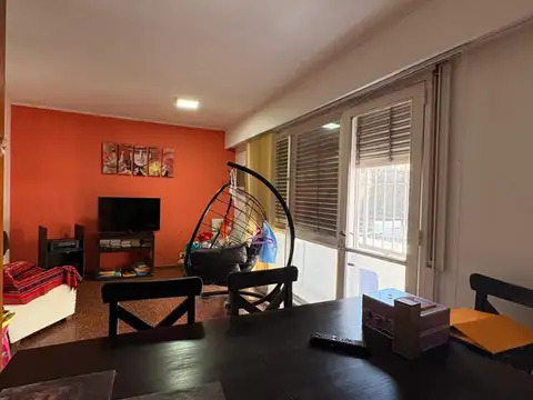 Departamento 2 dormitorios + comodín + terraza Sarmiento1500