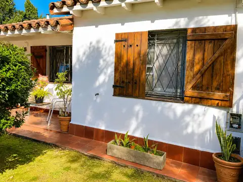 Casa 4 ambientes con 1 baño