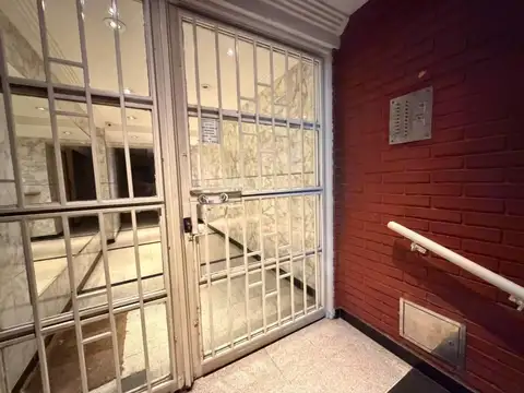 Alquiler en Floresta 3 ambientes con balcón corrido