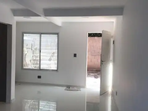 Departamento en Venta en Del Viso, USD 64.000