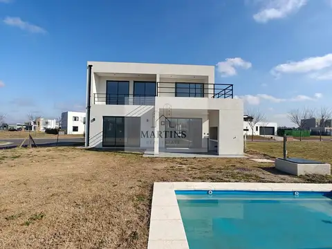 Moderna casa con pileta en San Pablo Pilar