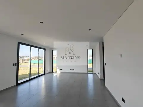 Moderna casa 6 ambientes en San Pablo Pilar