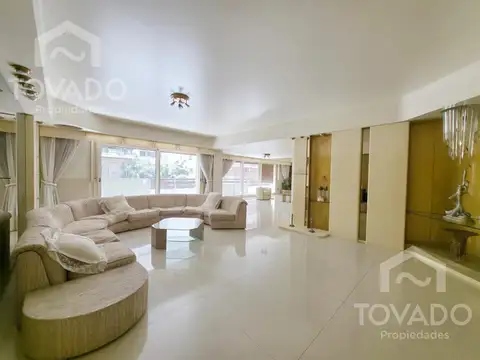 GRAN OPORTUNIDAD! APTO CRÉDITO! Amplio 5 Ambientes de Categoría con doble balcon en Flores!