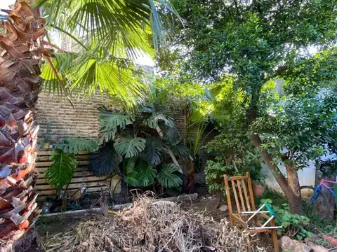 Casa 7 ambientes con 2 baños