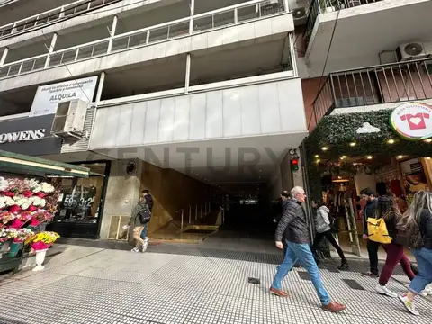 VENTA COCHERA BARRIO NORTE - MOTO -