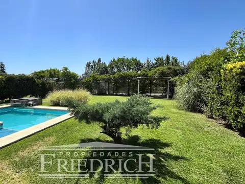 CASA EN VENTA - LUJAN DEL SOL