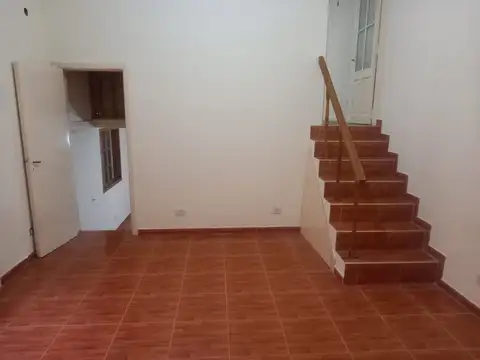 Depto Tipo Casa en Alquiler de 3 ambientes