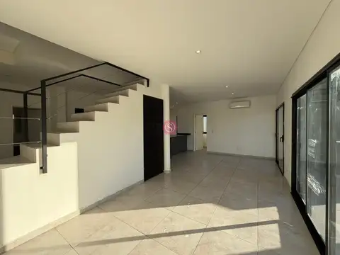 Casa en Alquiler en El Aljibe, USD 1.600