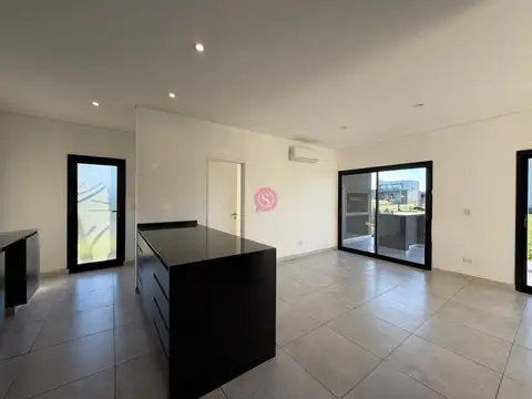 Casa en Alquiler de 4 dormitorios