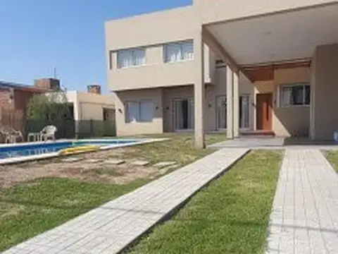 Casa en Venta en Roldan, USD 148.000