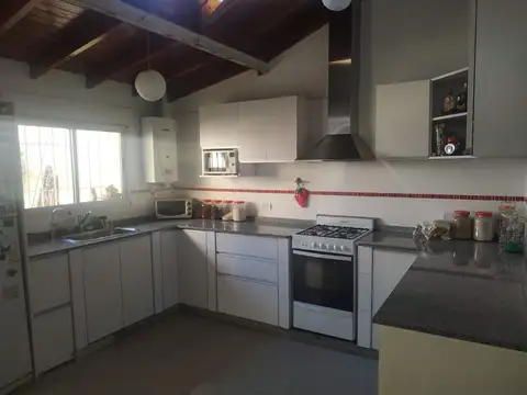 Beron de Astrada  al 6700