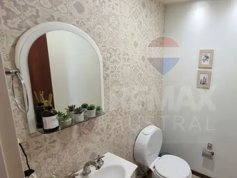 Casa 5 ambientes con 3 baños