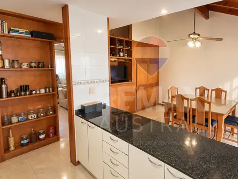 Casa en Venta con 1 cochera