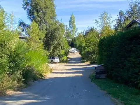 Lote plano en esquina – Barrio Tres Cerros (Cód. 210)