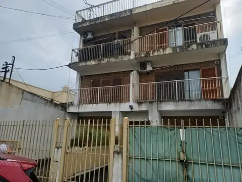 Lomas Valentinas 700, Piso 1