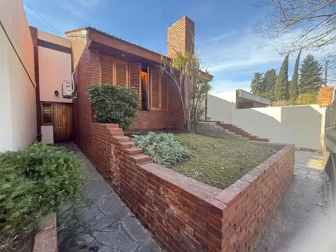 VENTA CASA 4 AMB MERLO CON PARQUE APTO CREDITO