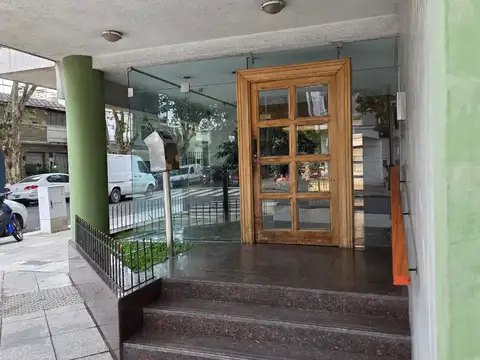 2 ambientes amplios impecable con balcon cocina independiente con lavadero todo pintado