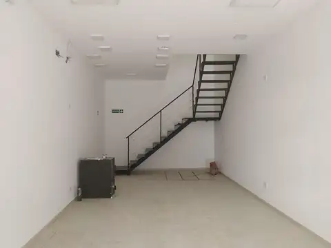 46  e/ 8 y Diag 74 - Local G N 681