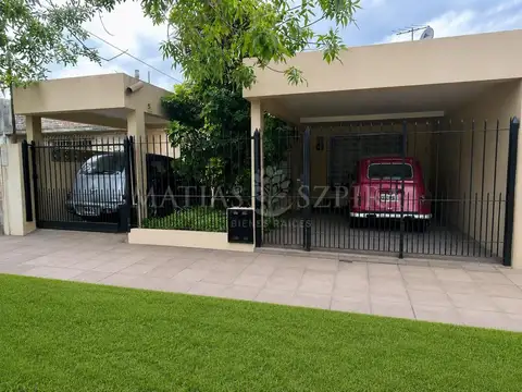 Casa venta 5 ambientes jardin quincho y galpon