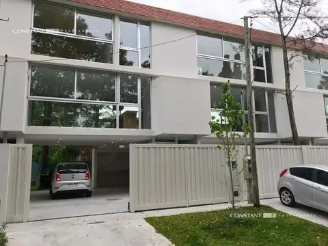 Triplex en venta de 2 dormitorios en City Bell