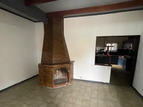 Casa 4 ambientes con 1 baño