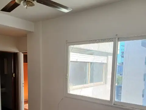 2 AMB 33 MTS TOT, LATERAL MUY LUMINOSO,PLACARD,COCINA INDPTE,BAÑO COMPLETO, EXCELENTE UBICACIÓN