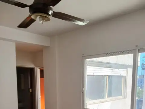 2 AMB 33 MTS TOT, LATERAL MUY LUMINOSO,PLACARD,COCINA INDPTE,BAÑO COMPLETO, EXCELENTE UBICACIÓN