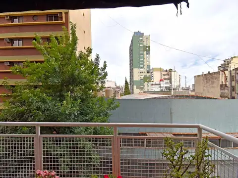 Oportunidad hermoso 4 ambientes, piso alto con balcon 2 bños