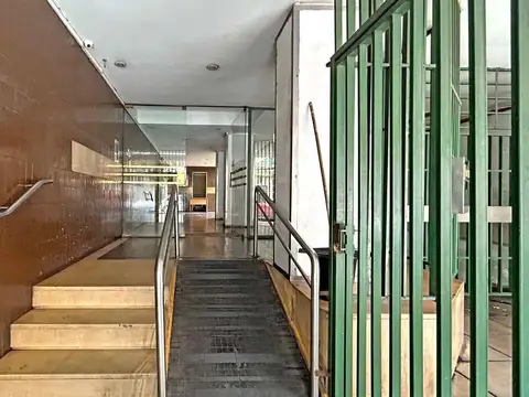 Avenida Hipólito Yrigoyen 2900