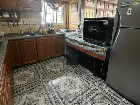 Casa en Venta en Isidro Casanova, USD 135.000