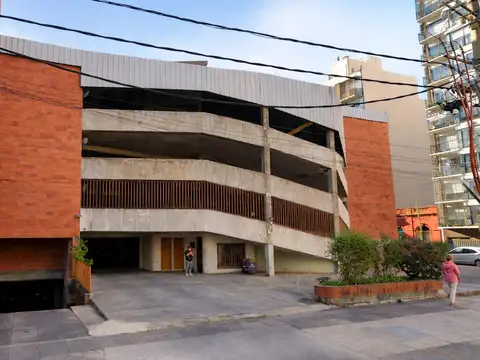 VENTA / General Bernardo O'Higgins 2100 / Cochera / Zona Lanus Este