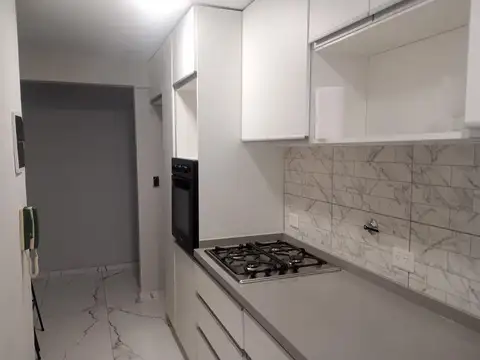 Av Libertador 2700, Piso 1