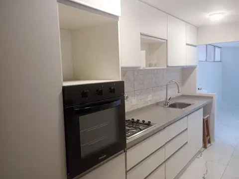 Av Libertador 2700, Piso 1