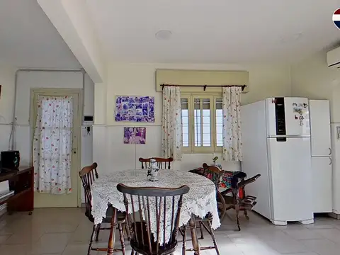 Casa 5 ambientes con 2 baños