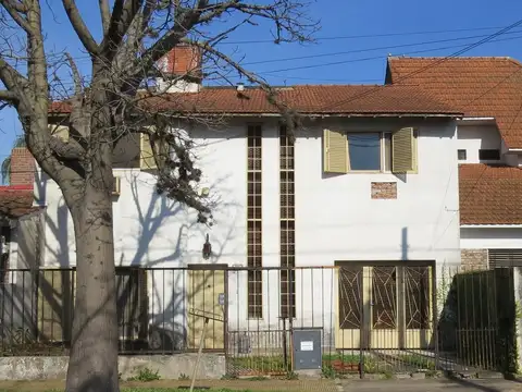 VENTA DE CASA + DEPARTAMENTO EN HURLINGHAM