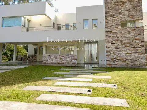 Casa en alquiler/ venta 5 ambientes Country San Diego