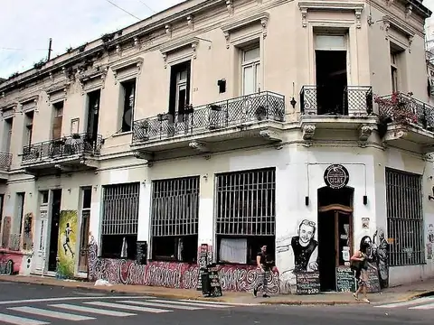 PH 3 Ambientes con Entrepiso y Balcón // Se vende con Renta